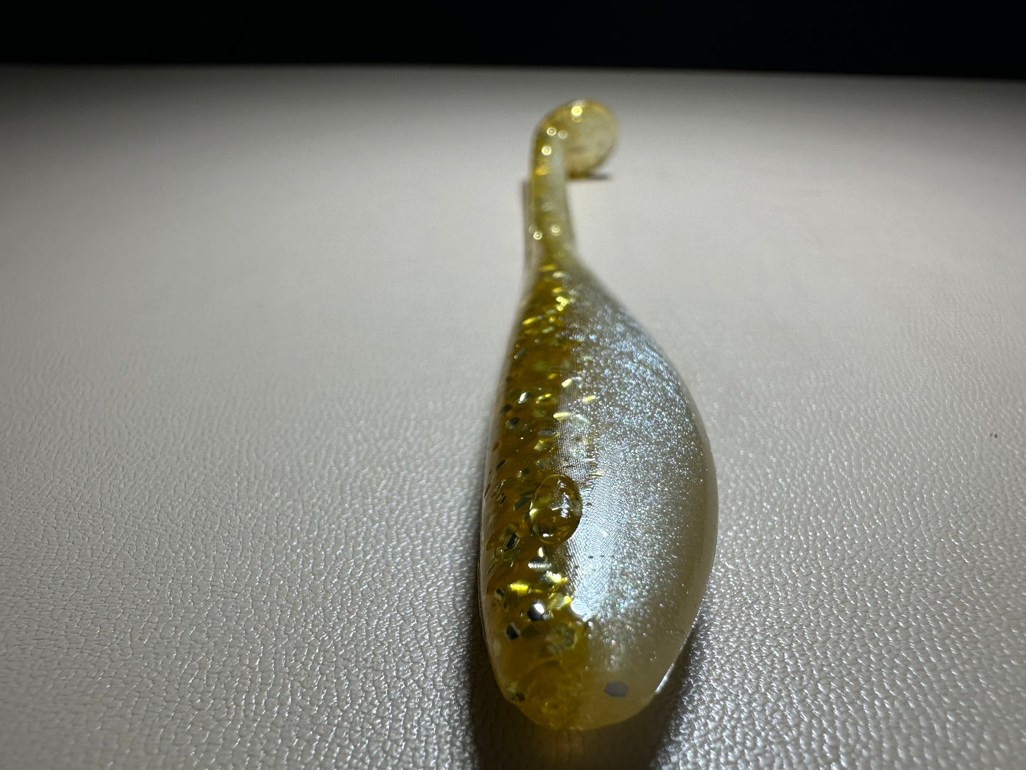 Dirty Blonde – 4.5” Dirty Shad Paddle Tail Soft Plastic (8-Pack)