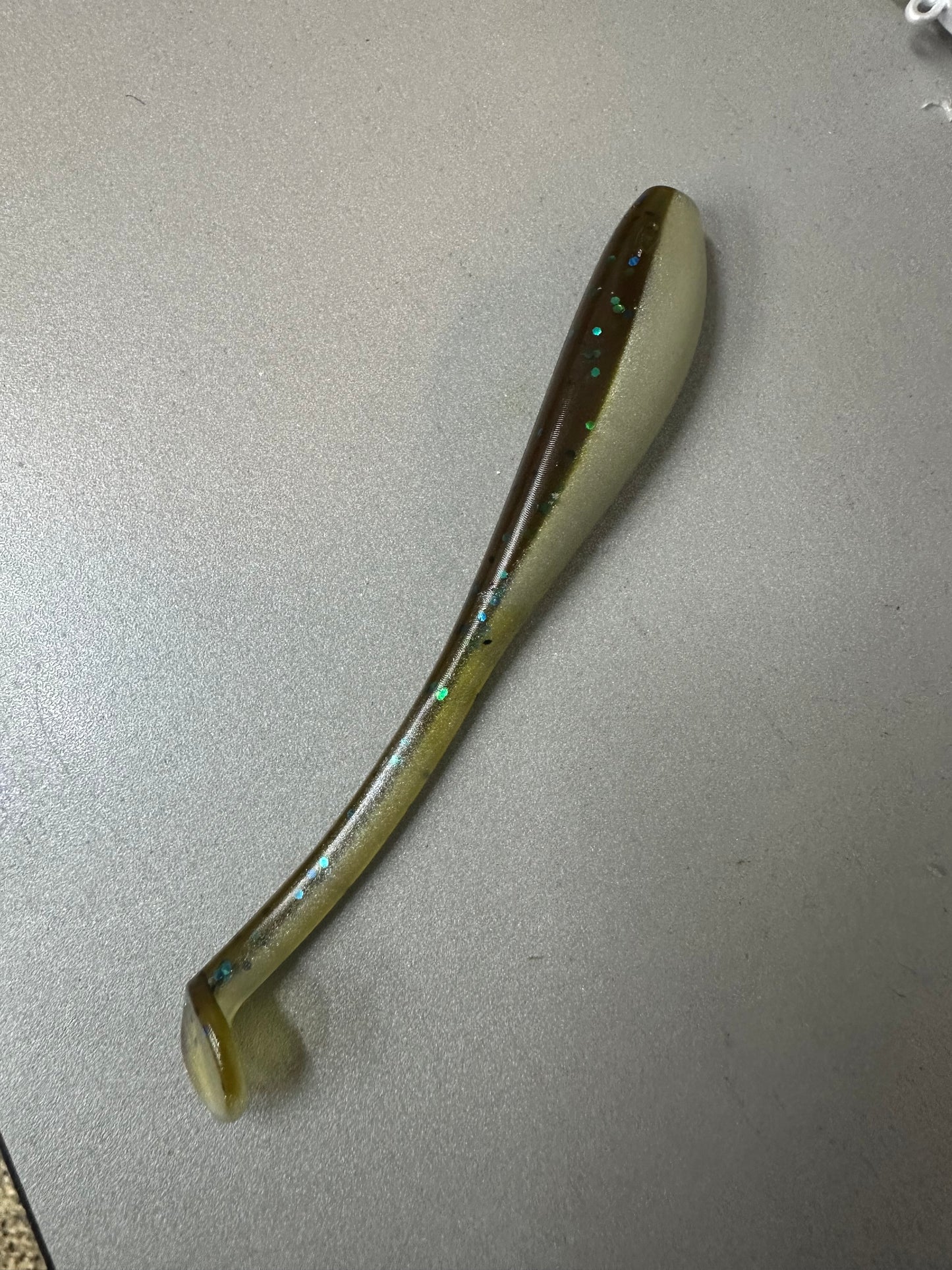 Mud Minnow Flash – 4.5” Paddle Tail (5 Pack)