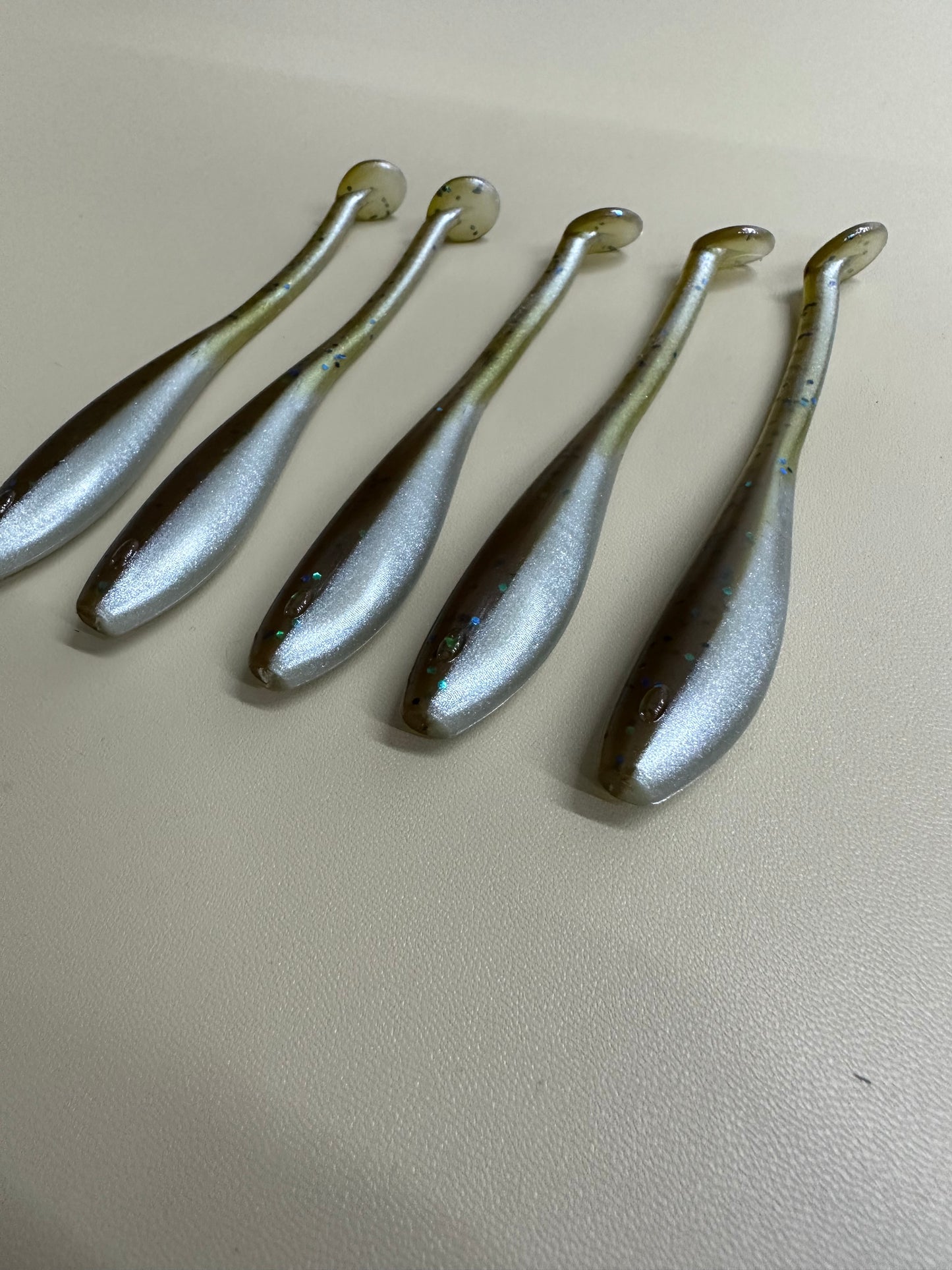 Mud Minnow Flash – 4.5” Paddle Tail (5 Pack)