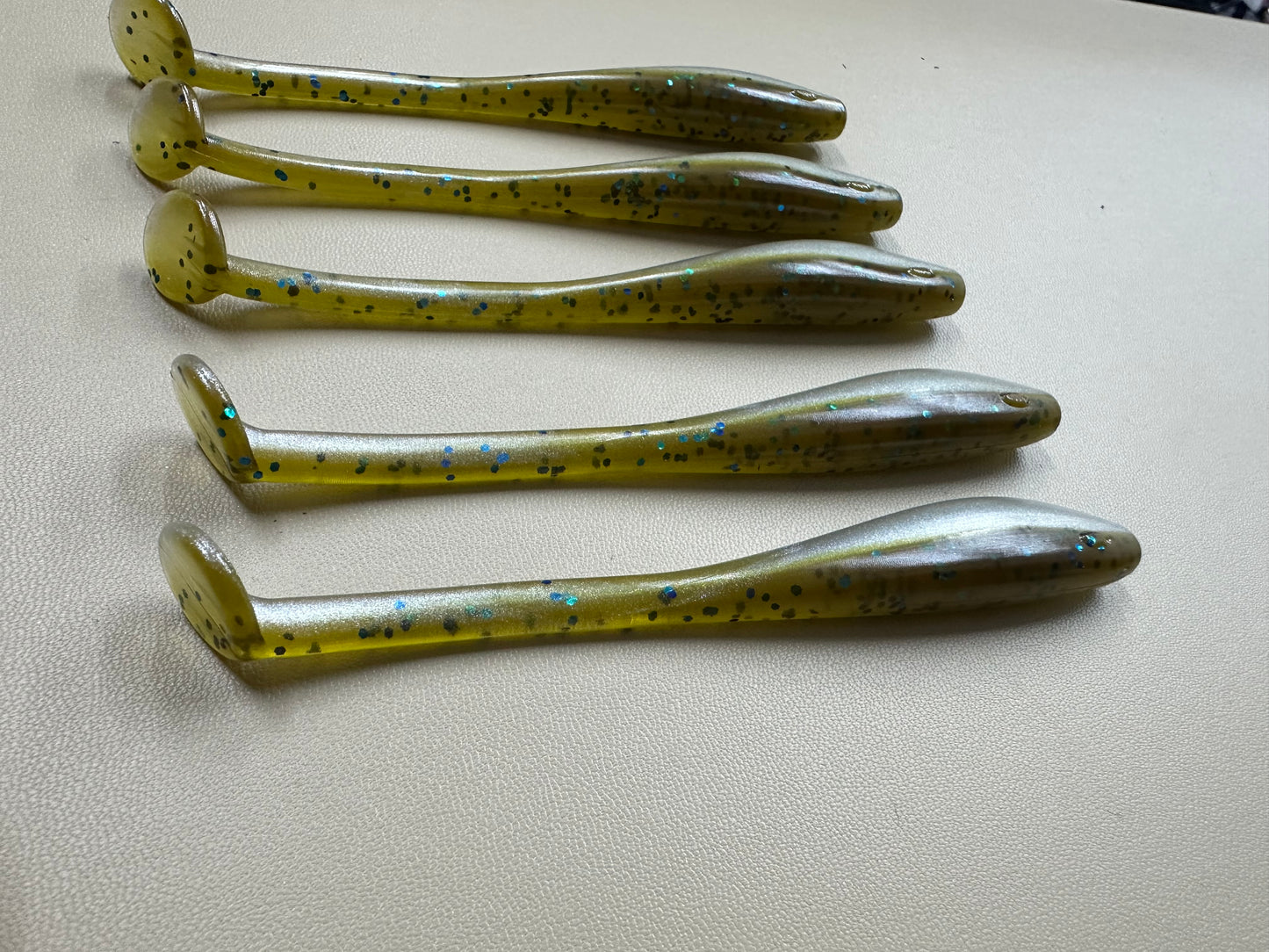 Mud Minnow Flash – 4.5” Paddle Tail (5 Pack)