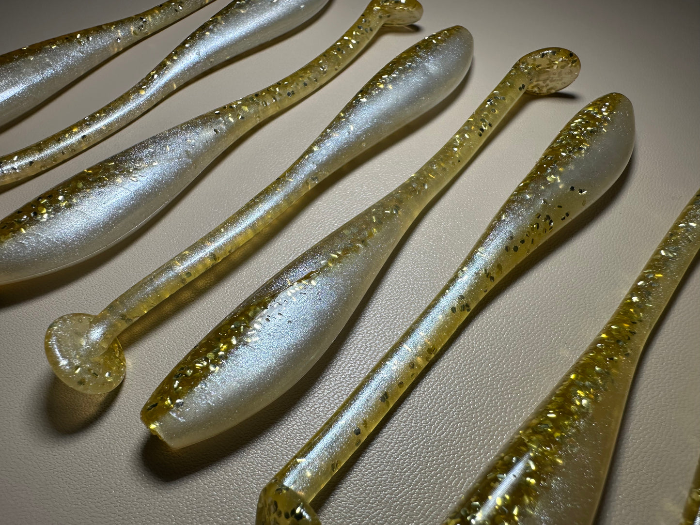 Dirty Blonde – 4.5” Dirty Shad Paddle Tail Soft Plastic (8-Pack)