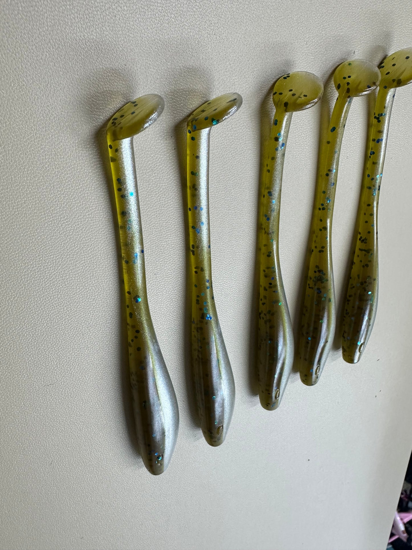 Mud Minnow Flash – 4.5” Paddle Tail (5 Pack)