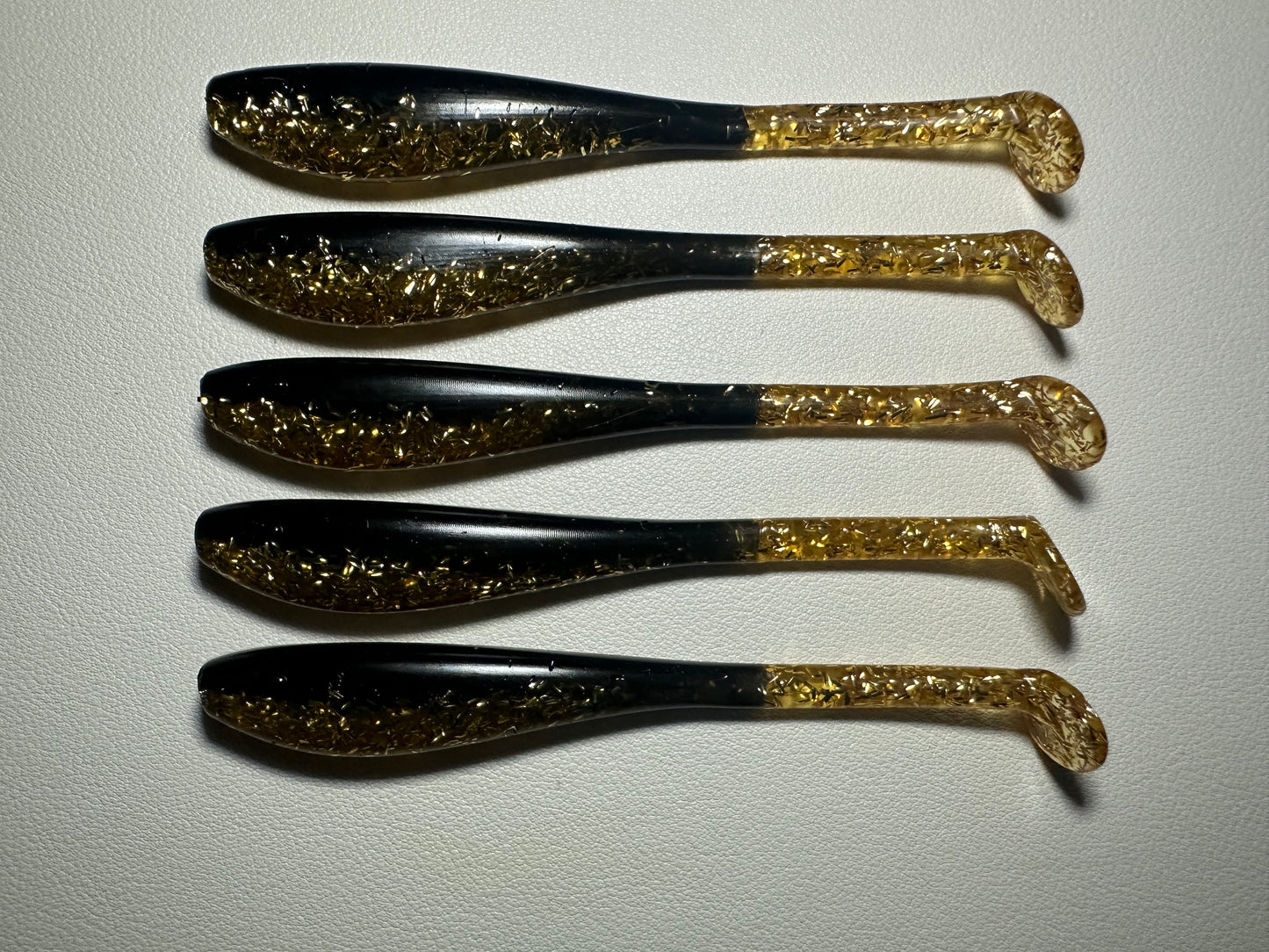 Texas Roach – 4.5” Dirty Shad Paddle Tail Soft Plastic (8-Pack)