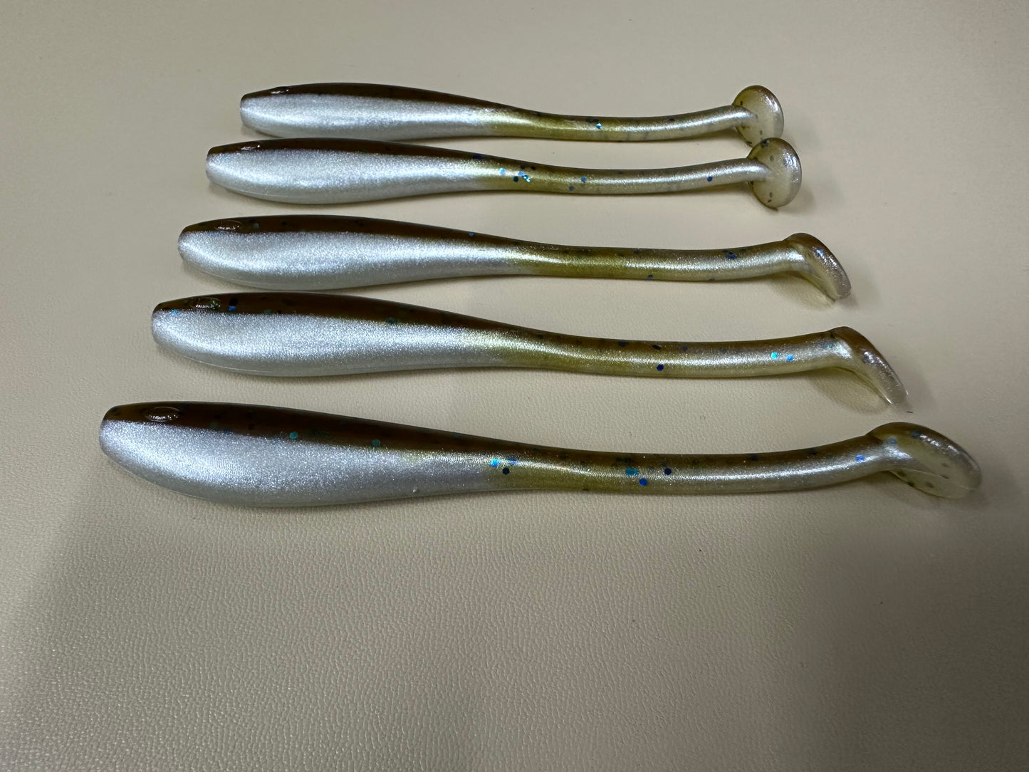 Mud Minnow Flash – 4.5” Paddle Tail (5 Pack)